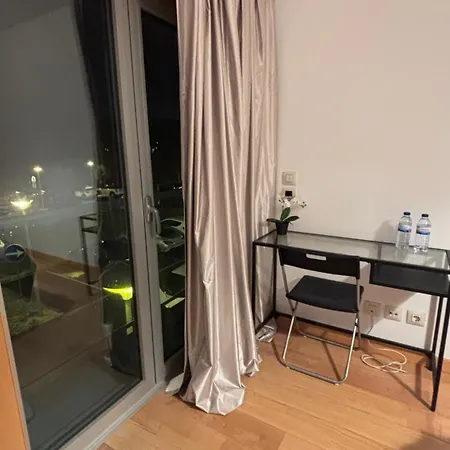 Airport Comfort Homestay Lisbon