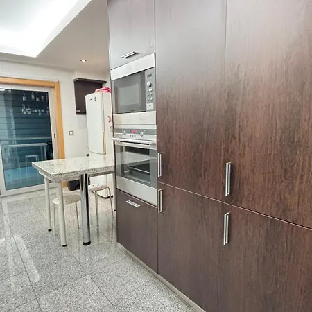 Airport Comfort Homestay Lisbon