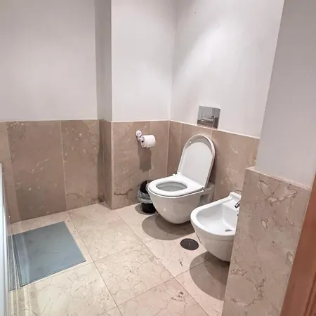 Airport Comfort Homestay Lisbon